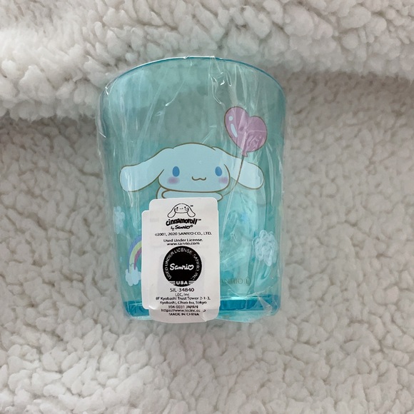 NEW Sanrio Cinnamoroll Mini Plastic Cup - Picture 2 of 4